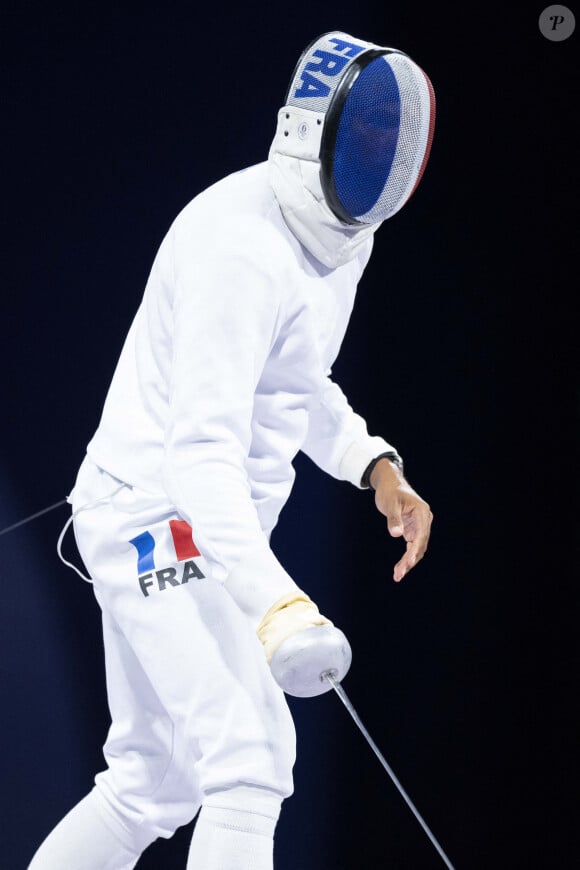 Yannick Borel - Yannick Borel remporte la médaille d'argent en epée individuelle après s'être incliné en finale contre le Japonais Koki Kano, N.3 mondial (15 touches à 9) lors des Jeux Olympiques de Paris 2024 (JO) à Paris le 28 juillet 2024. © Dominique Jacovides-Pierre Perusseau/Bestimage 