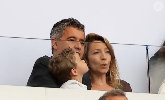 Gérald Darmanin accompagné de sa femme Rose-Marie Devillers et de leur enfant assistent à la Final de Rugby à 7 opposant la France aux Fidji lors des Jeux Olympiques de Paris 2024 (JO) au Stade de France à Saint-Denis, Seine Saint-Denis, France, le 27 juillet 2024. © Jacovides-Perusseau/Bestimage 