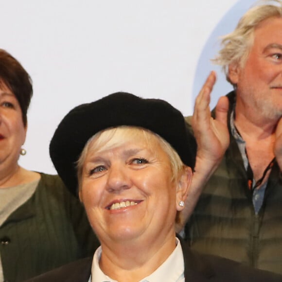 Mimie Mathy reçoit le Pyrénées d'honneur pour son rôle dans "Joséphine, ange gardien". Elle a reçu en cadeau le scénario du tout premier épisode de "Josephine ange gardien" en présence d'Annie Grégorio, Christian Rauth lors de la cérémonie de clôture du 22ème Festival des créations télévisuelles de Luchon, France, le 8 février 2020. © Patrick Bernard/Bestimage