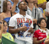 Son époux le joueur de la NFL Jonathan Owens a fait le déplacement jusqu'en France pour la soutenir ! Et hier, le couple a fait la fête... Sur la Toile, il n'a pas manquer de lui adresser un adorable message.
Son mari Jonathan Owens, Nellie Biles (la mere de Simone Biles) acclament leur fille - Célébrités assistent aux épreuves de gymnastique lors des Jeux Olympiques de Paris 2024 (JO) au Palais omnisports Bercy Arena, à Paris, France, le 30 juillet 2024. © Jacovides-Perusseau/Bestimage