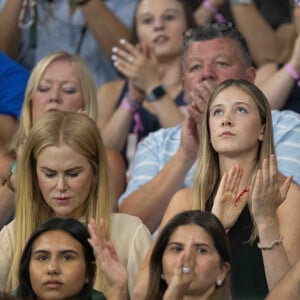 Nicole Kidman et sa fille Sunday Rose Kidman-Urban assistent aux épreuves de gymnastique lors des Jeux Olympiques de Paris 2024 (JO) au Palais omnisports Bercy Arena, à Paris, France, le 30 juillet 2024. © Jacovides-Perusseau/Bestimage