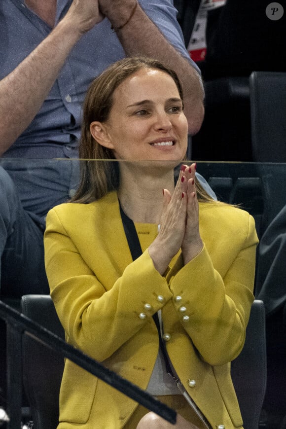 Natalie Portman assiste aux épreuves de gymnastique lors des Jeux Olympiques de Paris 2024 (JO) au Palais omnisports Bercy Arena, à Paris, France, le 30 juillet 2024. © Jacovides-Perusseau/Bestimage