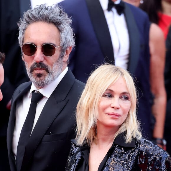 Frédéric Chaudier et sa femme Emmanuelle Béart - Montée des marches du film " La plus précieuse des marchandises " lors du 77ème Festival International du Film de Cannes, au Palais des Festivals à Cannes. Le 24 mai 2024 © Jacovides-Moreau / Bestimage 