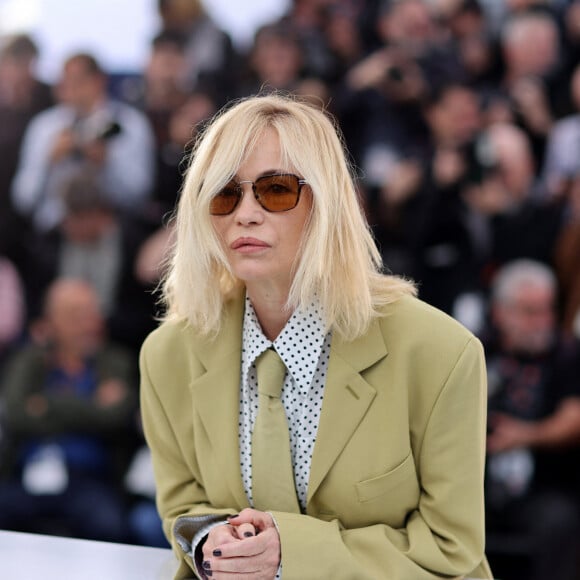 Emmanuelle Béart, co-présidente du jury - Photocall du jury Caméra d'Or lors du 77ème Festival International du Film de Cannes (14 - 25 mai 2024), le 15 mai 2024. © Jacovides / Moreau / Bestimage 