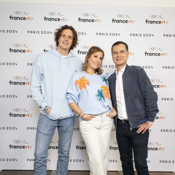 Paul de Saint Sernin, Léa Salamé et Laurent Luyat lors de la présentation des journalistes et chroniqueurs de France Télévisions pour les Jeux Olympiques 2024 au musée de l'Homme à Paris, le 11 juin 2024. © Pierre Perusseau / Bestimage 