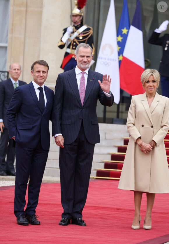 Emmanuel Macron, Felipe VI, Roi d' Espagne, Brigitte Macron - Emmanuel Macron, Président de la République Française, et la Première dame Brigitte Macron, accueillent les chefs d'Etat et de gouvernement présents à Paris pour la cérémonie d'ouverture des Jeux Olympiques de Paris 2024 (JO) © Dominique Jacovides - Pierre Perusseau / Bestimage