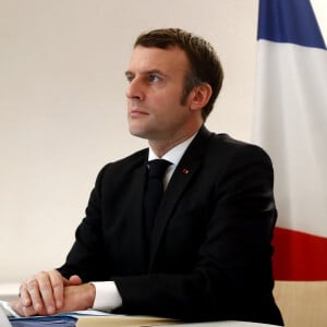 Le président Emmanuel Macron participe à une visioconférence UE-Chine depuis le Fort de Brégançon à Bormes-les-Mimosas, le 30 décembre 2020 © Sébastien Nogier/ Pool/ Bestimage. 