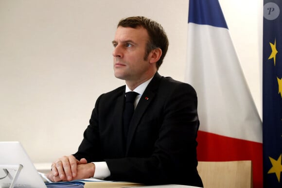 Le président Emmanuel Macron participe à une visioconférence UE-Chine depuis le Fort de Brégançon à Bormes-les-Mimosas, le 30 décembre 2020 © Sébastien Nogier/ Pool/ Bestimage. 