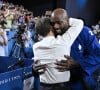 Teddy Riner célèbre son titre olympique avec Emmanuel Macron à l'Arena Champ-de-Mars aux Jeux olympiques de Paris le 2 août 2024. Photo by Eliot Blondet/ABACAPRESS.COM