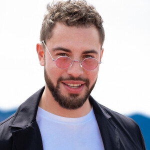 Marwan Berreni assiste au photocall de Plus Belle la Vie lors du 5ème Festival de Cannes, le 2 avril 2022 à Cannes. David Nivière/ABACAPRESS.COM