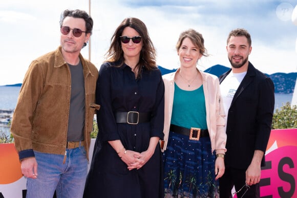 Nicolas Berger-Vachon, Anne Décis, Léa François et Marwan Berreni assistent au photocall de Plus Belle la Vie lors du 5ème Festival de Cannes, le 2 avril 2022. David Nivière/ABACAPRESS.COM