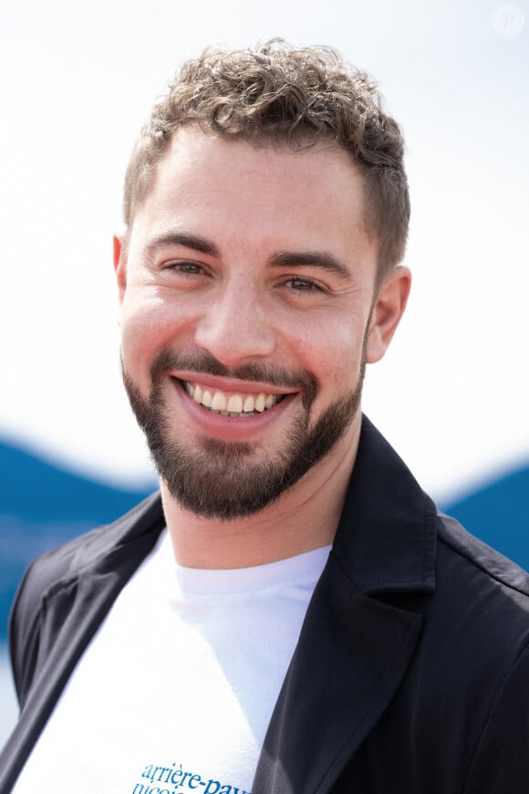 Marwan Berreni assiste au photocall de Plus Belle la Vie lors du 5ème Festival de Cannes, le 2 avril 2022. David Nivière/ABACAPRESS.COM