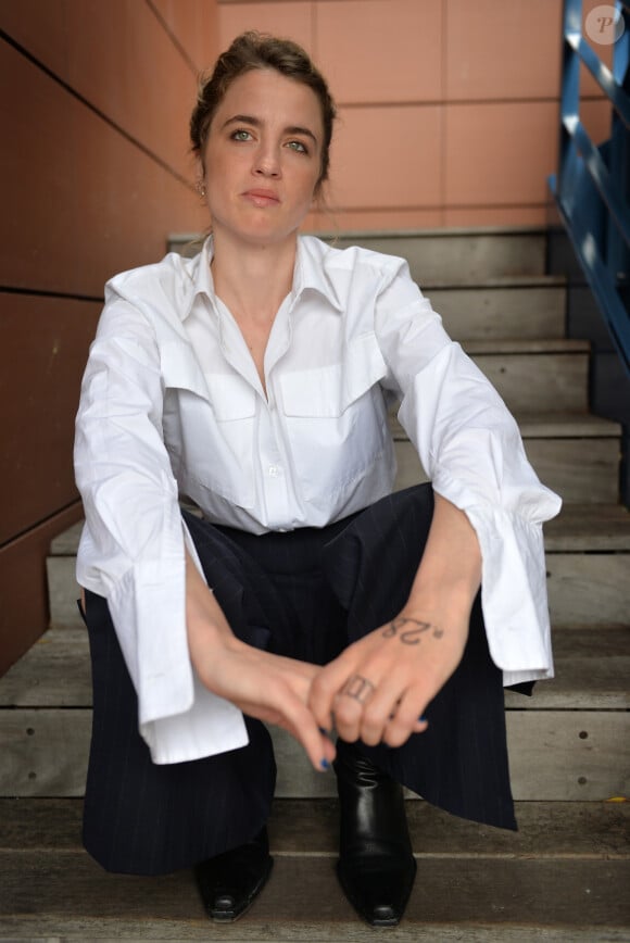 Adèle Haenel a appris que Christophe Ruggia sera jugé au mois de décembre 
Exclusif - Rendez-vous photo avec Adèle Haenel sur la terrasse Unifrance lors du 72ème Festival International du Film de Cannes, le 22 mai 2019. ©Veeren / Bestimage 