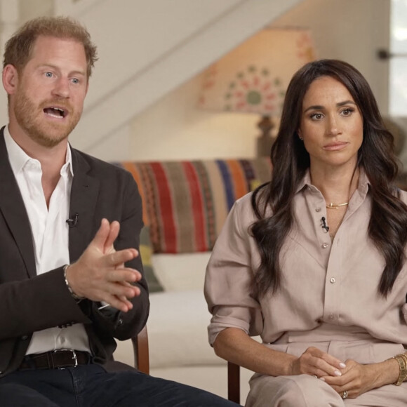 Un nouveau voyage qui fait couler beaucoup d'encre.
Le prince Harry, duc de Sussex et Meghan Markle, duchesse de Sussex, lors d'une interview pour l'émission CBS News Sunday Morning.