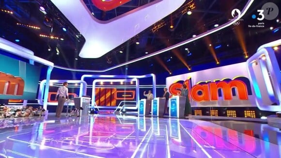 "Slam" survivra au départ de Cyril Féraud et héritera d'un nouvel animateur à la rentrée
Le plateau de "Slam"