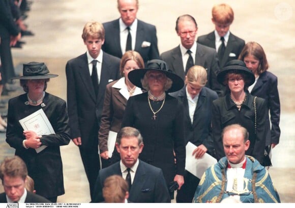 Les clans Windsor et Spencer réunit aux funérailles de Lady Diana à l'Abbaye de Westminster à Londres.