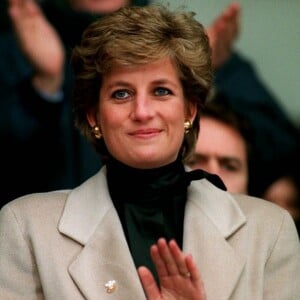 Princesse Diana assiste à un match de rugby à Paris.