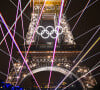 La cérémonie d'ouverture des JO de Paris a mis tout le monde d'accord ! 
Céline Dion sur la Tour Eiffel avec les anneaux olympiques lors du spectacle laser de la cérémonie d'ouverture des XXXIIIe Jeux Olympiques d'été de Paris au coeur de la ville le long de son artère principale : le cours de la Seine, d'est en ouest sur 6 kilomètres. ( © Photo News / Panoramic / Bestimage )