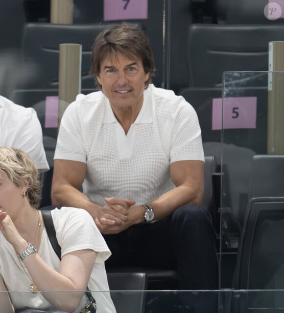 Si elle sera forcément différente, elle réserve elle aussi de belles surprises, comme la venue de Tom Cruise !
Tom Cruise assiste aux épreuves de gymnastique avec Simone Biles des USA lors des Jeux Olympiques à Paris.