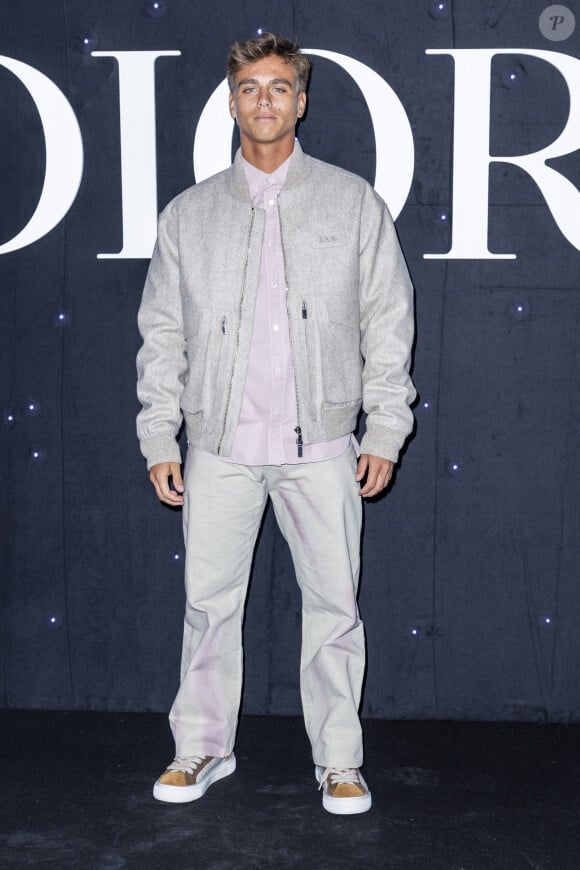 Le jeune français a une petite soeur âgée de 19 ans

Kauli Vaast au photocall du défilé Dior Collection Homme Prêt-à-Porter Automne/Hiver 2024-2025 lors de la Fashion Week de Paris (PFW), à l'École Miliatire, Place Fontenoy, à Paris, France, le 19 janvier 2024. © Olivier Borne/Bestimage