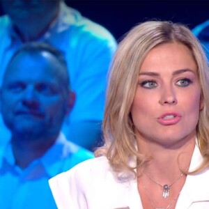 Laure Boulleau héritera d'un nouveau collègue dans le "Canal Football Club" à la rentrée sur Canal+
Laure Boulleau sur le plateau du "Canal Football Club"