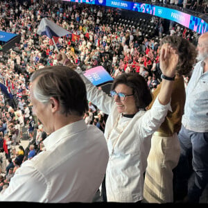 Qui le sont encore plus lorsqu'on connait la situation politique en France actuellement 
Rachida Dati encouragent les athlètes francais en tribunes, lors des Jeux Olympiques. Alain Guizard /ABACAPRESS.COM