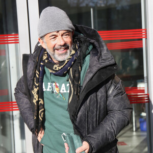 Stéphane Plaza à la sortie des studios de RTL à Neuilly-sur-Seine, France, le 5 janvier 2022. © Panoramic/Bestimage