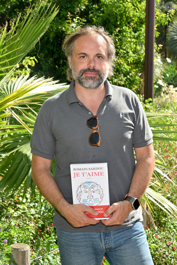 Romain Sardou durant la 27ème édition du Festival du Livre de Nice, installé sur le jardin Albert 1er, du 3 au 5 juin 2023. © Bruno Bebert / Bestimage