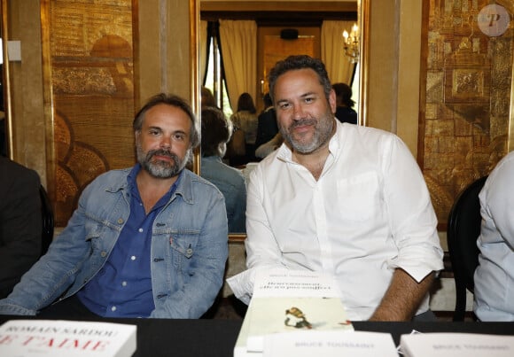 Exclusif - Romain Sardou, Bruce Toussaint - Librairie Ephémère du Fouquet's à l'occasion de la remise du Prix du Livre de l'Art de Vivre Parisien et du Trophée du Fouquet's à Paris le 12 juin 2023. © Marc Ausset-Lacroix/Bestimage 