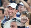 Les anciens champions olympiques Alain Bernard et David Douillet avaient euX aussi fait le déplacement à Bercy
Alain Bernard, David Douillet et Thomas Pesquet - Les célébrités en tribunes pendant l'épreuve de basketball de Demi-Finale opposant la France à l'Allemagne lors des Jeux Olympiques de Paris 2024 (JO) à l'Arena Bercy, à Paris, France, le 8 août 2024. © Jacovides-Perusseau/Bestimage