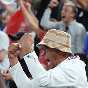 Yannick Noah a laissé sa joie s'exprimer après la qualification de l'équipe de France de basket-ball en finale du tournoi des Jeux Olympiques de Paris
Yannick Noah - Les célébrités en tribunes pendant l'épreuve de basketball de Demi-Finale opposant la France à l'Allemagne lors des Jeux Olympiques de Paris 2024 (JO) à l'Arena Bercy, à Paris, France, le 8 août 2024. © Jacovides-Perusseau/Bestimage 