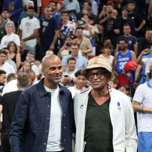 Tony Parker et Yannick Noah - Les célébrités en tribunes pendant l'épreuve de basketball de Demi-Finale opposant la France à l'Allemagne lors des Jeux Olympiques de Paris 2024 (JO) à l'Arena Bercy, à Paris, France, le 8 août 2024. © Jacovides-Perusseau/Bestimage 