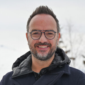 Il faut dire que les conditions météorologiques qui l'ont accueilli au Canada étaient loin d'être réjouissantes...
Jarry posant pour le photocall de ''Maison de retraite 2'' lors du 27ème Comedy Film Festival à L'Alpe d'Huez, le 16 janvier 2024. Mireille Ampilhac/ABACAPRESS.COM