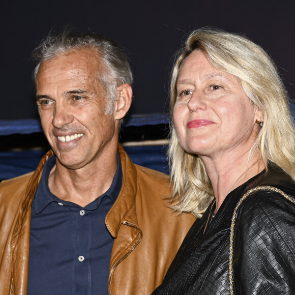 A la surprise générale, Paul et Luana Belmondo ont divorcé il y a quelques semaines.
Paul et Luana Belmondo assistent à la première de "Indiana Jones et le cadran du destin" au Grand Rex à Paris. Victor Joly/ABACAPRESS.COM