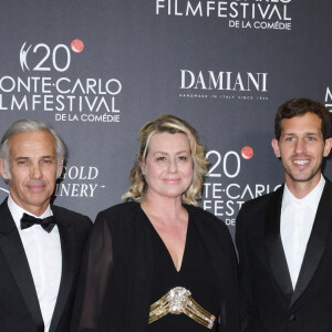 Ce samedi 10 août, les deux ex se sont revus au marathon pour tous, organisé à Paris à l'occasion de la clôture des JO.
Luana Belmondo, Paul Belmondo et Victor Belmondo lors de la cérémonie de remise des prix du 20ème Festival du Film de Monte-Carlo De La Comédie le 29 avril 2023. Manuele Mangiarotti/IPA/ABACAPRESS.COM