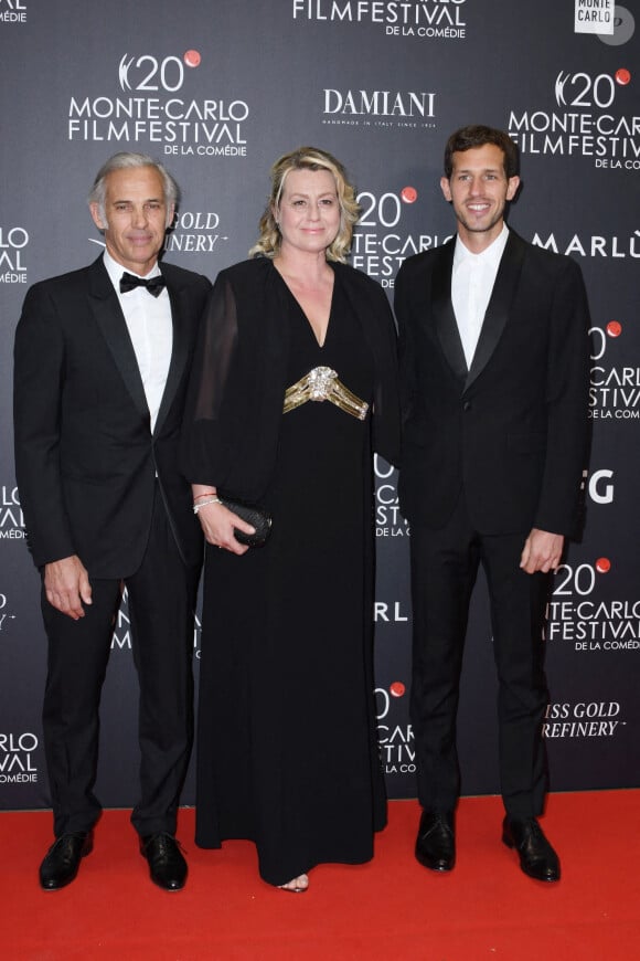 Ce samedi 10 août, les deux ex se sont revus au marathon pour tous, organisé à Paris à l'occasion de la clôture des JO.
Luana Belmondo, Paul Belmondo et Victor Belmondo lors de la cérémonie de remise des prix du 20ème Festival du Film de Monte-Carlo De La Comédie le 29 avril 2023. Manuele Mangiarotti/IPA/ABACAPRESS.COM