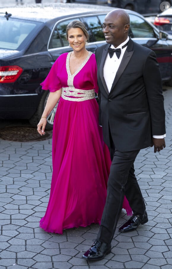 La princesse Martha Louise de Norvège avec son fiancé Durek Verrett lors d'un dîner de gala offert par le gouvernement à la bibliothèque nationale de Oslo le 16 juin 2022