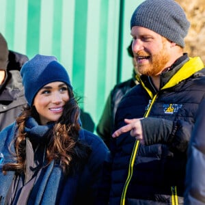 Le prince Harry fait du skeleton sous les yeux de Meghan Markle lors d'une visite au camp d'entrainement des athlètes des Invictus Games 2024 à Whistler en Colombie Britannique le 15 février 2024