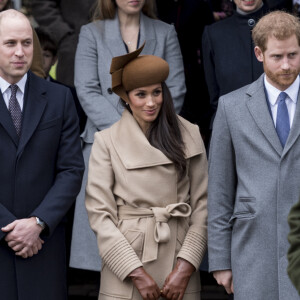 Le prince William, Catherine Kate Middleton la duchesse de Cambridge enceinte, Meghan Markle et son fiancé le prince Harry à la messe de Noël à l'église Sainte-Marie-Madeleine à Sandringham, le 25 décembre 2017. 