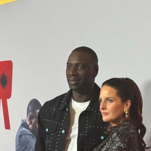 Sa femme Hélène était à ses côtés pour le soutenir
Omar Sy et sa femme Hélène à l'avant-première de "The Killer" à Los Angeles le 14 août 2024.