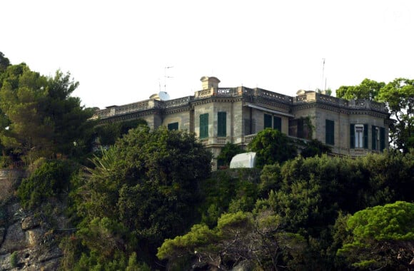 La thèse officielle explique qu'accidentellement, elle serait tombée dans la mer, plus de 100 mètres sous sa sublime villa.
Villa Altachiara de Vacca Agusta Francesca à Portofino, Italie, le 26 août 2001 © Guindani Stefano/SGP/Bestimage