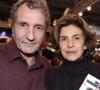 Avant de retrouver le chemin du travail, Anne Nivat et Jean-Jacques Bourdin profitent encore un peu de leurs vacances. 
Anne Nivat et son mari Jean-Jacques Bourdin - Salon du livre à la porte de Versailles à Paris. © Cédric Perrin/Bestimage