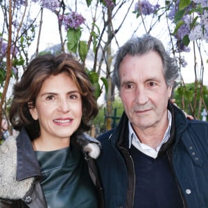 Le couple de journaliste a choisi un cadre naturel pour se ressourcer.
Anne Nivat et son mari Jean-Jacques Bourdin - Prix de la Closerie des Lilas 2016 à Paris, le 12 avril 2016. © Olivier Borde/Bestimage