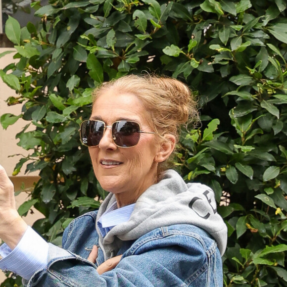 Sur Instagram, Céline Dion a partagé une vidéo des coulisses de son show parisien.
Céline Dion a été vue quittant son hôtel en route pour la cérémonie d'ouverture des Jeux olympiques de Paris 2024 à Paris, France, le 26 juillet 2024. Photo par Aissaoui Nacer /Splash News/ABACAPRESS.COM