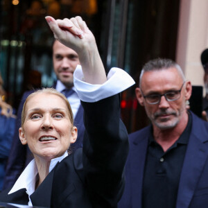 Céline Dion quitte son hôtel pour se rendre à la répétition de la cérémonie des Jeux olympiques de 2024 à Paris, France, le 23 juillet 2024. Photo par Splash News/ABACPRESS.COM