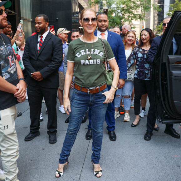 Céline Dion est tout sourire lors d'une sortie en ville, à New York City, NY, USA, le 17 juin 2024. Photo par Bauer-Griffin/INSTARimages/ABACAPRESS.COM