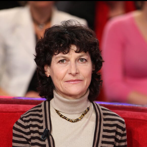 Jeannie Longo lors de l'enregistrement de l'émission Vivement dimanche.