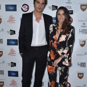 Alain-Fabien Delon et sa compagne Capucine Anav lors du photocall de la 2ème édition du festival "Paris Court Toujours" au Théâtre de l'Européen à Paris le 20 septembre 2019. © Giancarlo Gorassini / Bestimage  