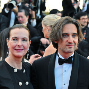 Sa mère, l'actrice Carole Bouquet, y possède depuis longtemps une grande propriété.
Carole Bouquet et Dimitri Rassam au 77e Festival de Cannes, en 2024. (© Alberto Terenghi-IPA / Zuma Press / Bestimage