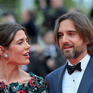 Dimitri Rassam et Charlotte Casiraghi assistent au tapis rouge de la cérémonie d'ouverture de la projection de Jeanne du Barry lors de la 76e édition du festival de Cannes au Palais des Festivals le 16 mai 2023 à Cannes, France. Photo par Franck Castel/ABACAPRESS.COM